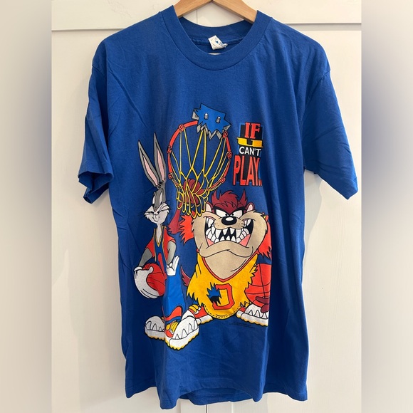 Vintage Other - Vintage 1993 Taz, Bugs and Foghorn Leghorn basketball tee.